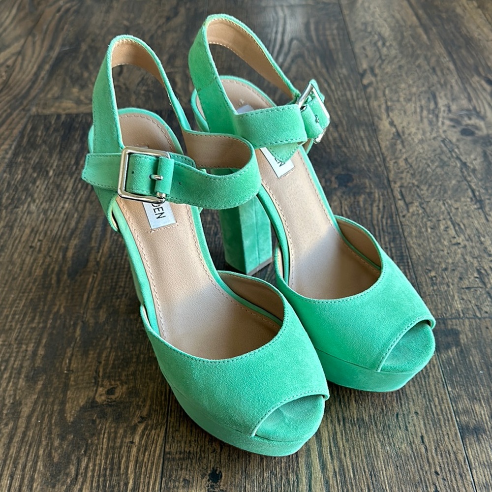Steve Madden Mint High Heels with Peep-Toe Design